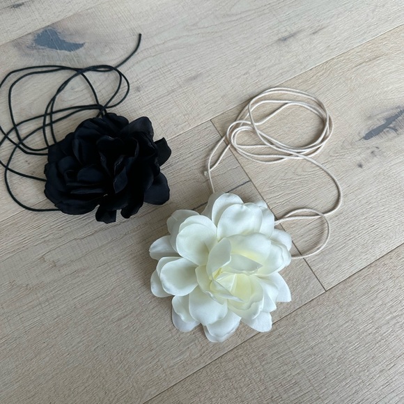 Flower choker necklaces - Picture 1 of 4